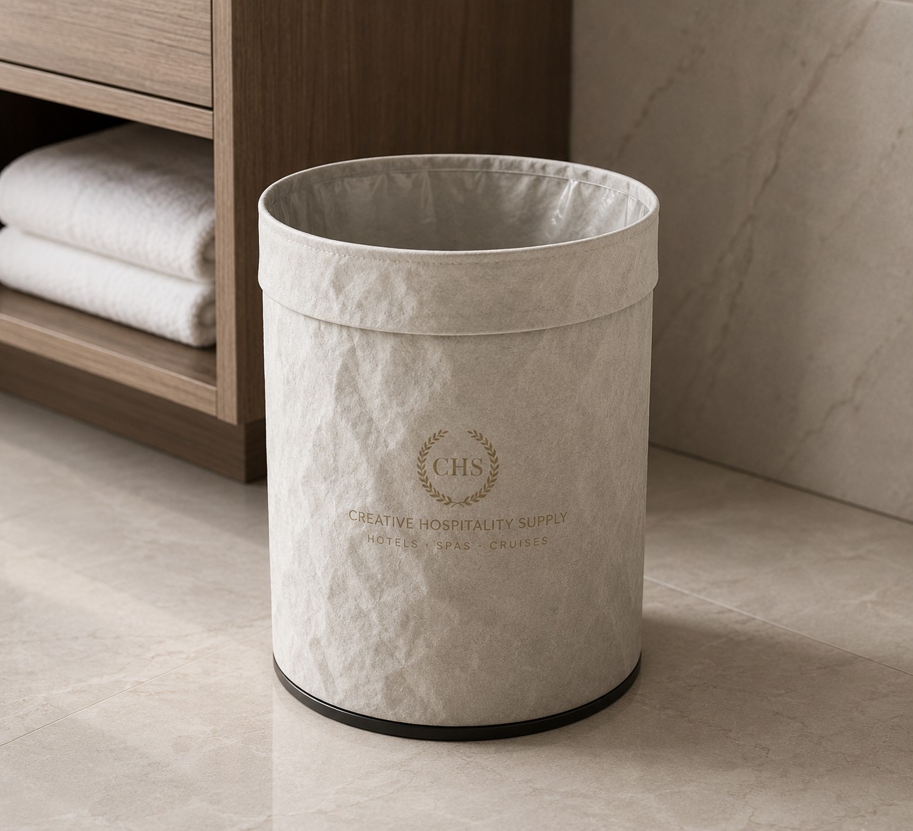 Papierkorb für Toiletten aus Jacron mit CHS-Logo im Badezimmer